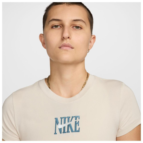 Nike Γυναικεία κοντομάνικη μπλούζα Sportswear Slim Phoenix Tee Nike Γυναικεία κοντομάνικη μπλούζα Sportswear Slim Phoenix Tee